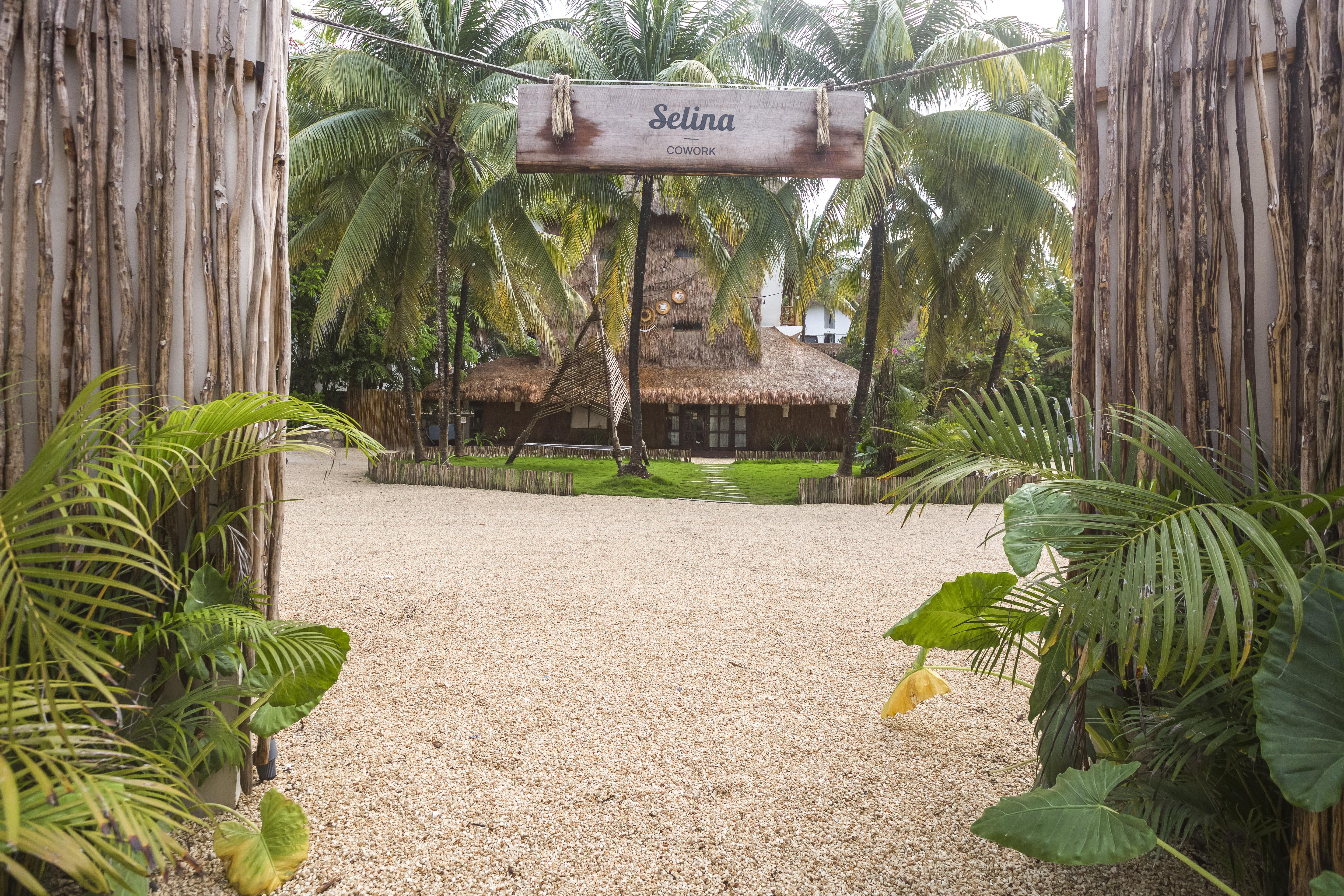 Hotel Cabanas Los Lirios Tulum Exteriör bild